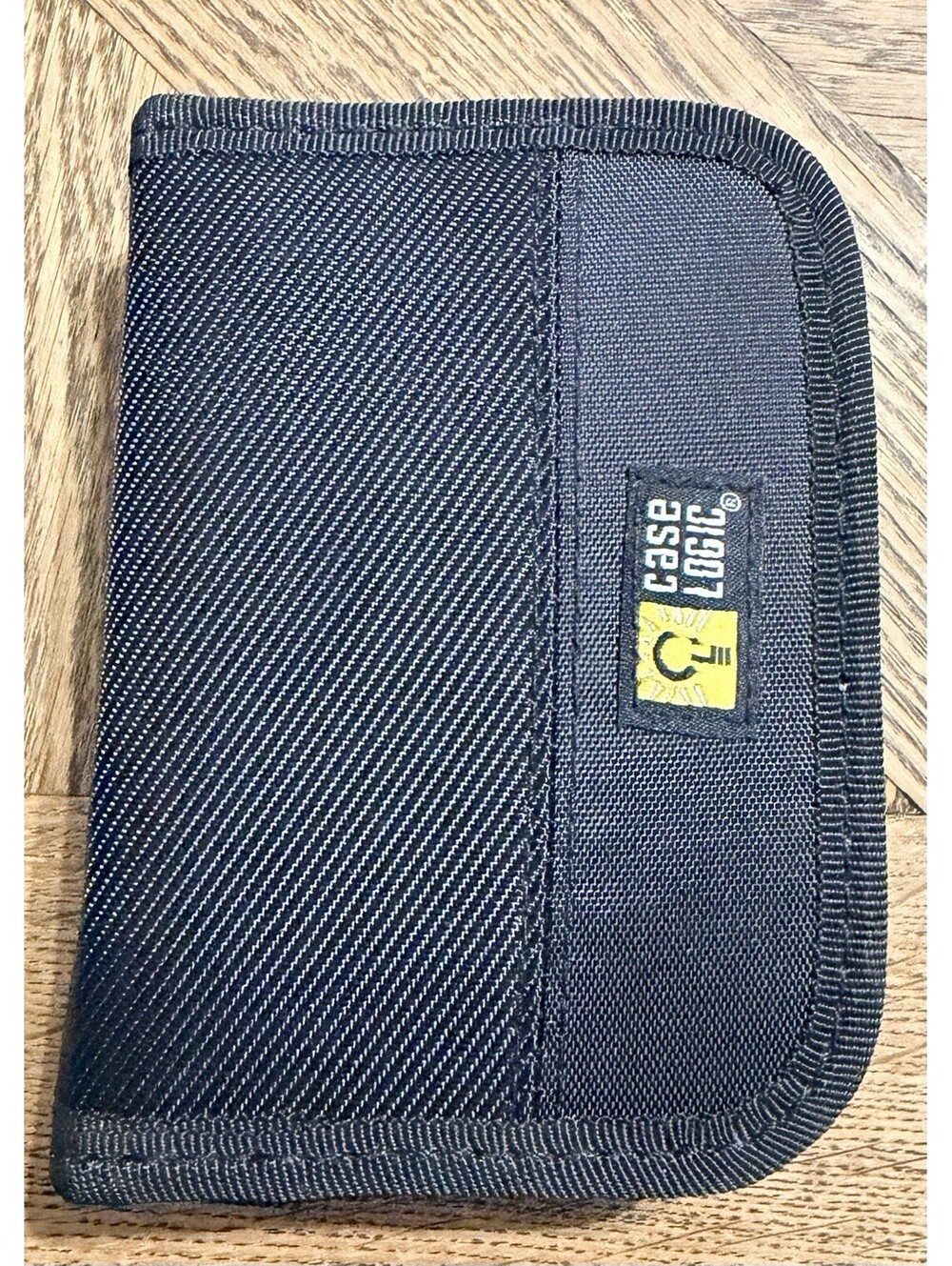 Case Logic JDC-6 Six Pocket USB Drive Carry Case5"X3.5"X1.5" Black Zippered